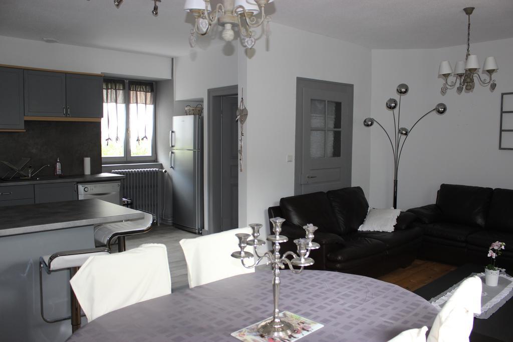 Gite Des 3 Chateaux Ribeauvillé Rum bild